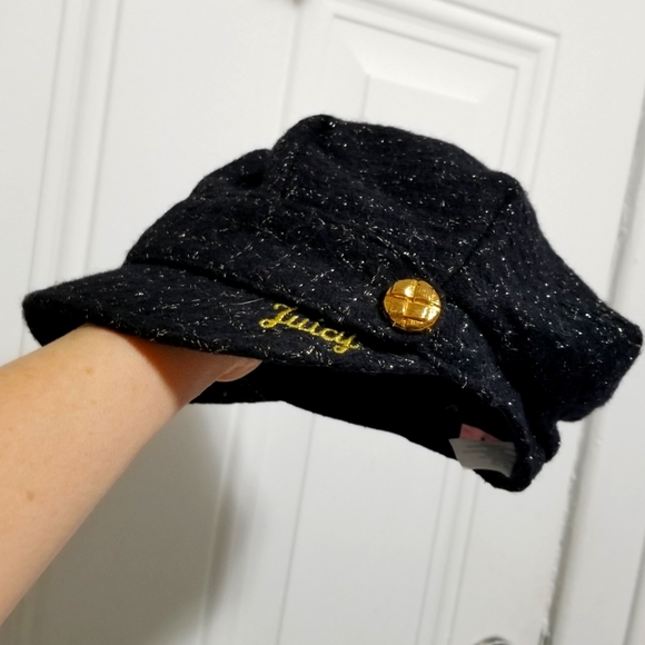 Juicy Couture Accessories - Y2K Juicy Couture Cabbie Hat.